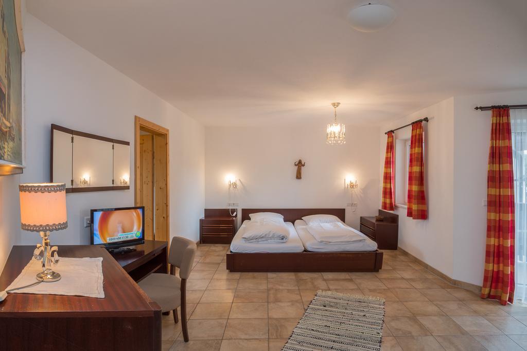 Landhaus Charlotte Am Geigenbuehel -Apartments Seefeld in Tirol Eksteriør billede