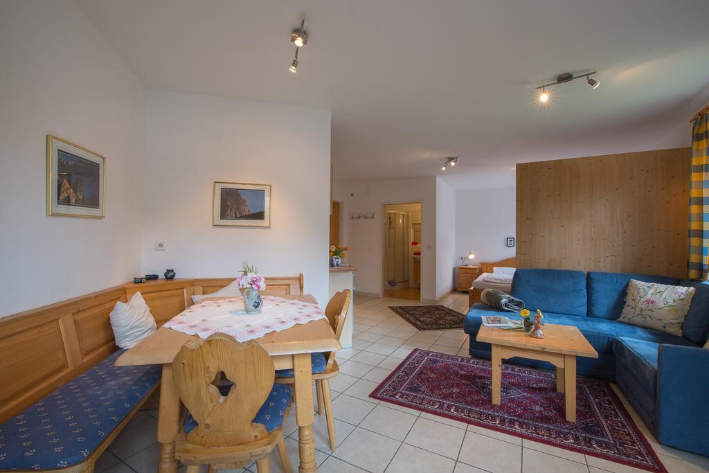 Landhaus Charlotte Am Geigenbuehel -Apartments Seefeld in Tirol Eksteriør billede
