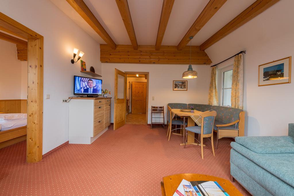 Landhaus Charlotte Am Geigenbuehel -Apartments Seefeld in Tirol Eksteriør billede