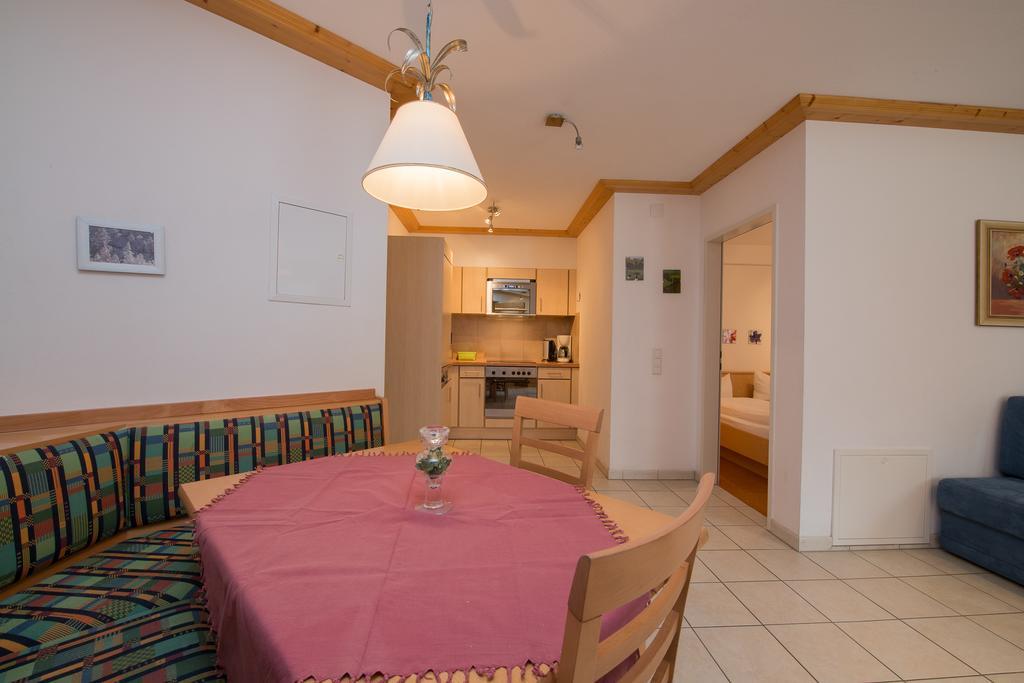 Landhaus Charlotte Am Geigenbuehel -Apartments Seefeld in Tirol Eksteriør billede