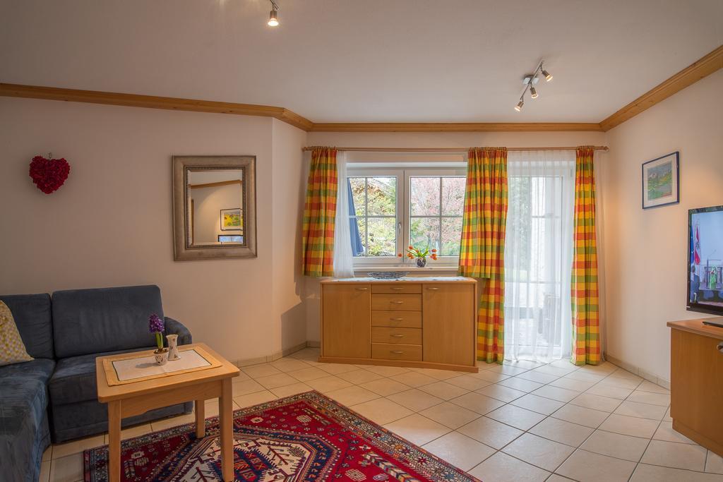 Landhaus Charlotte Am Geigenbuehel -Apartments Seefeld in Tirol Eksteriør billede